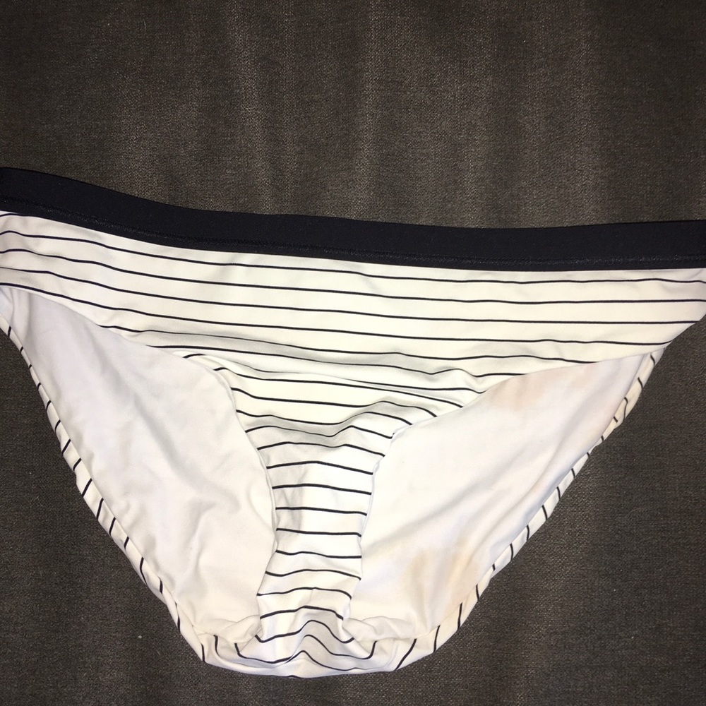 Jessica Simpson bikini bottom
